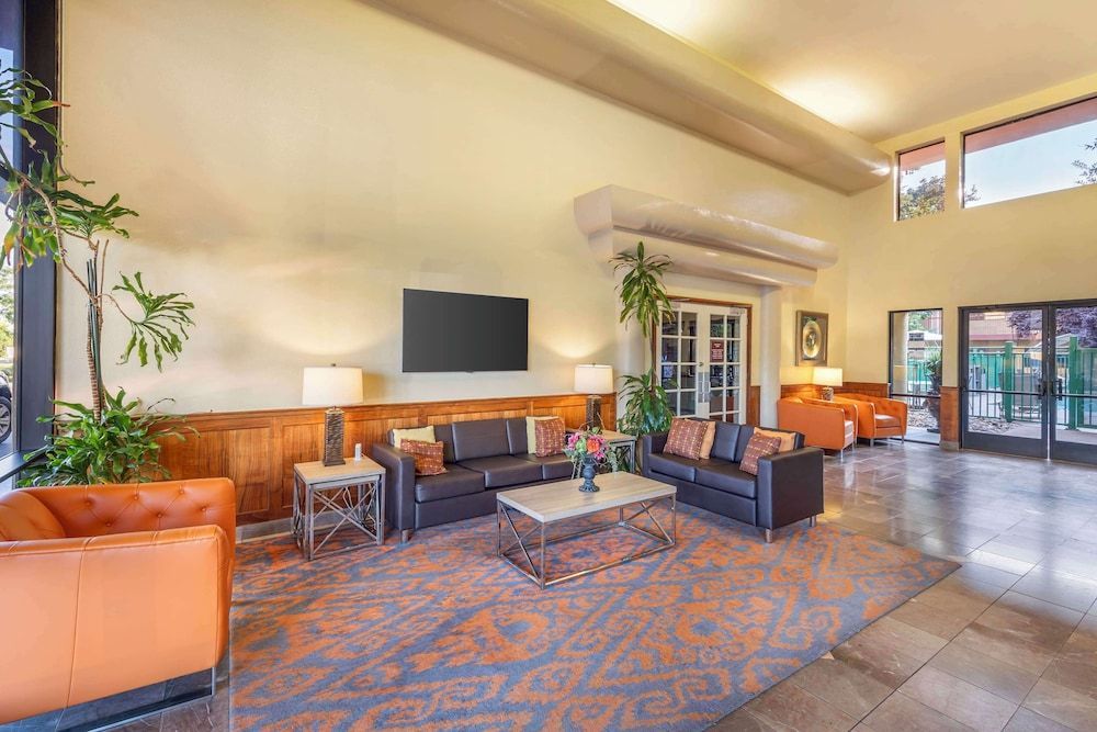 Best Western Plus Orchid Hotel & Suites 2