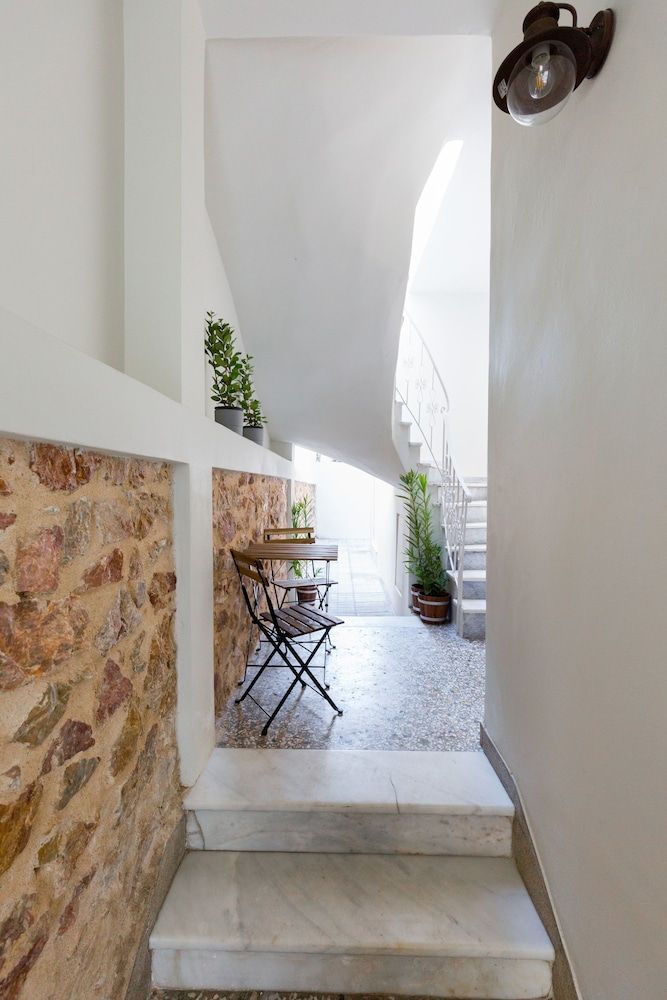 Dinostratus House - Boutique Studios 1