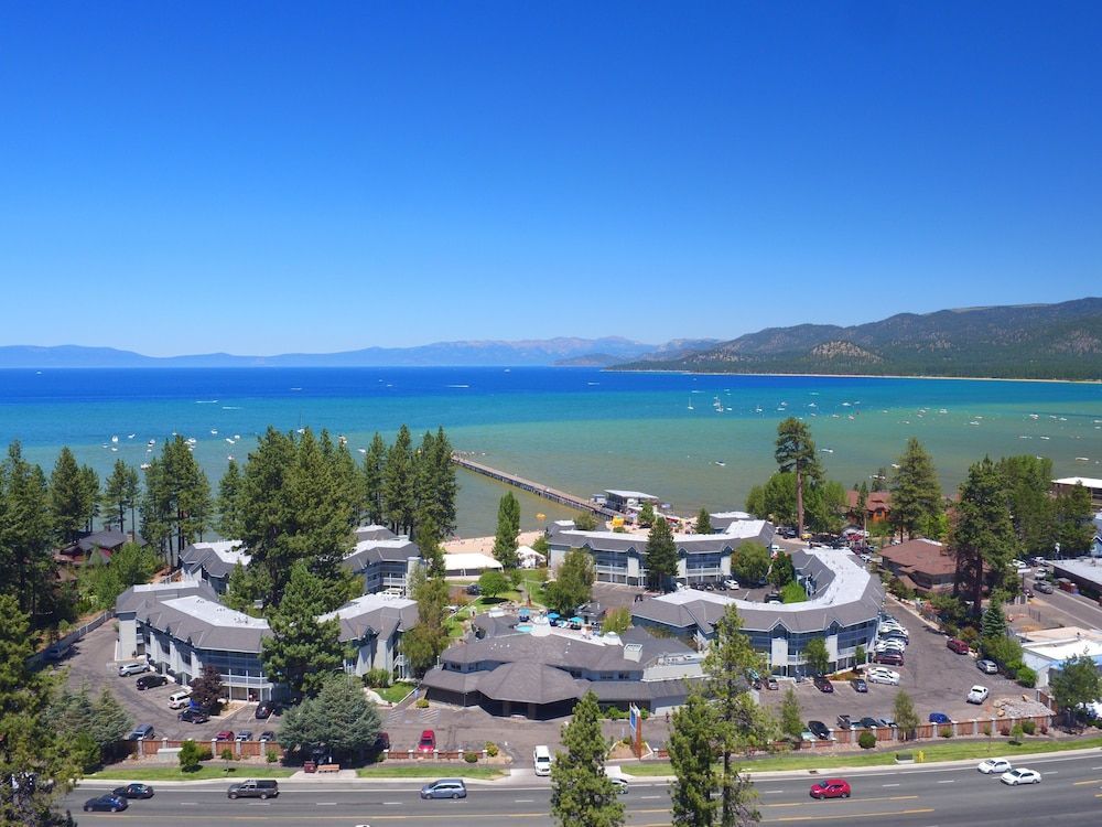 The Beach Retreat & Lodge at Tahoe 1