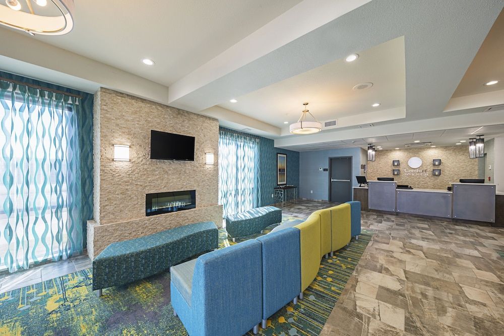 Comfort Inn & Suites Oklahoma City near Bricktown 2