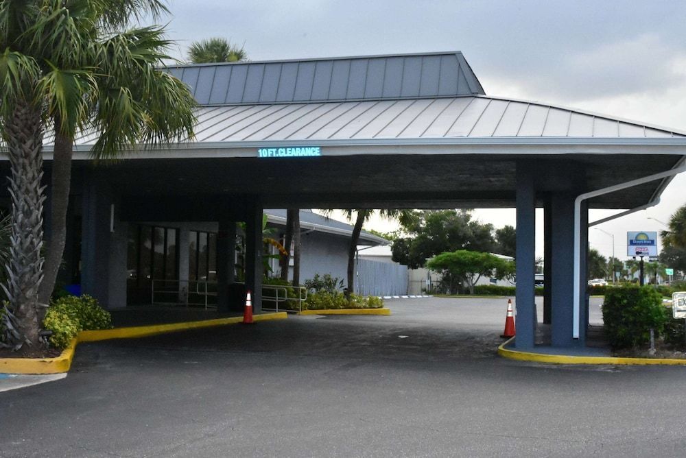 Days Inn by Wyndham Stuart 1