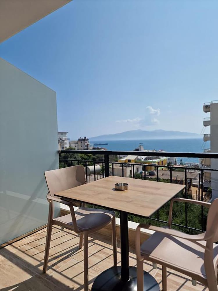 Joanna Suites 1