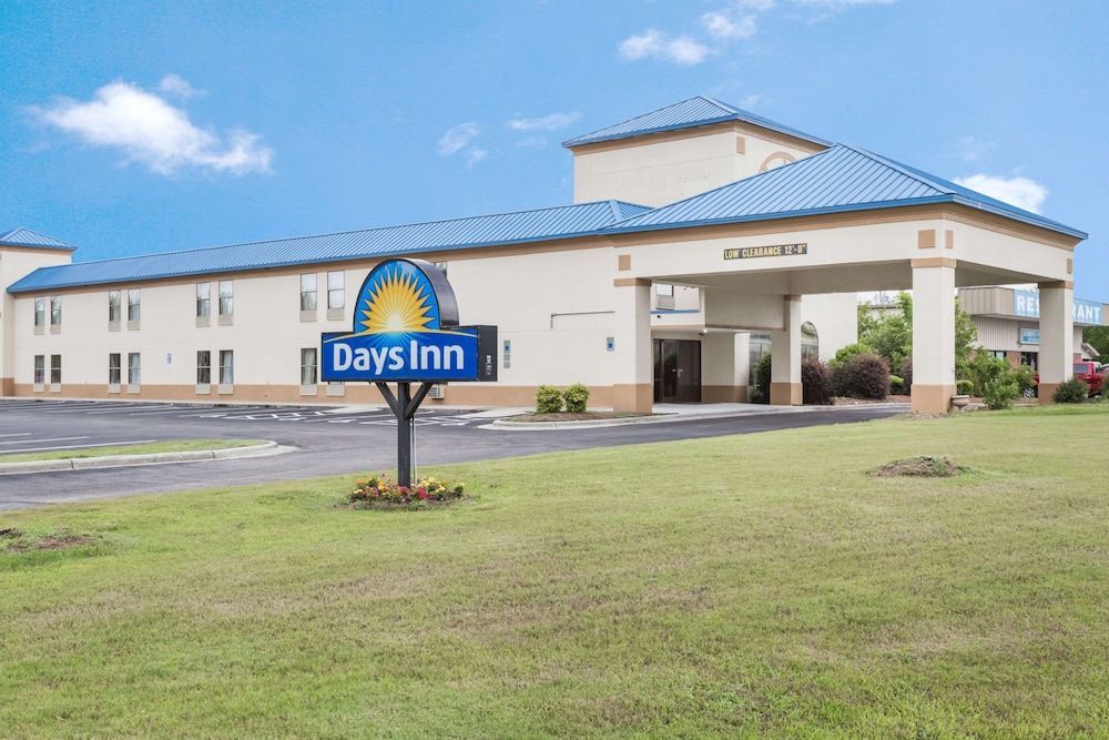 Days Inn by Wyndham Selma 1