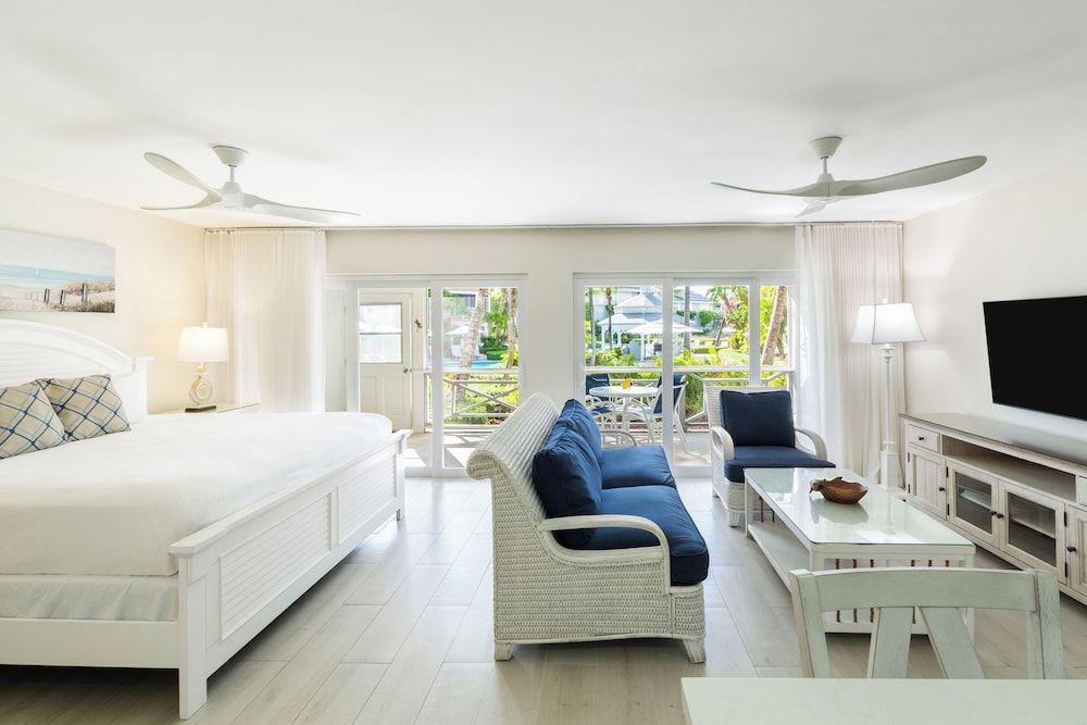 Ocean Club East, Grace Bay Beach 1