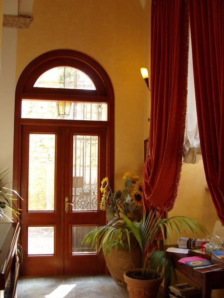 Hotel Il Cavalier D'Arpino 2