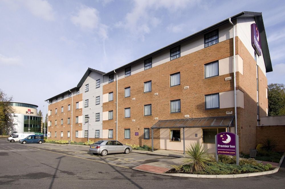 Premier Inn Manchester West Didsbury 1