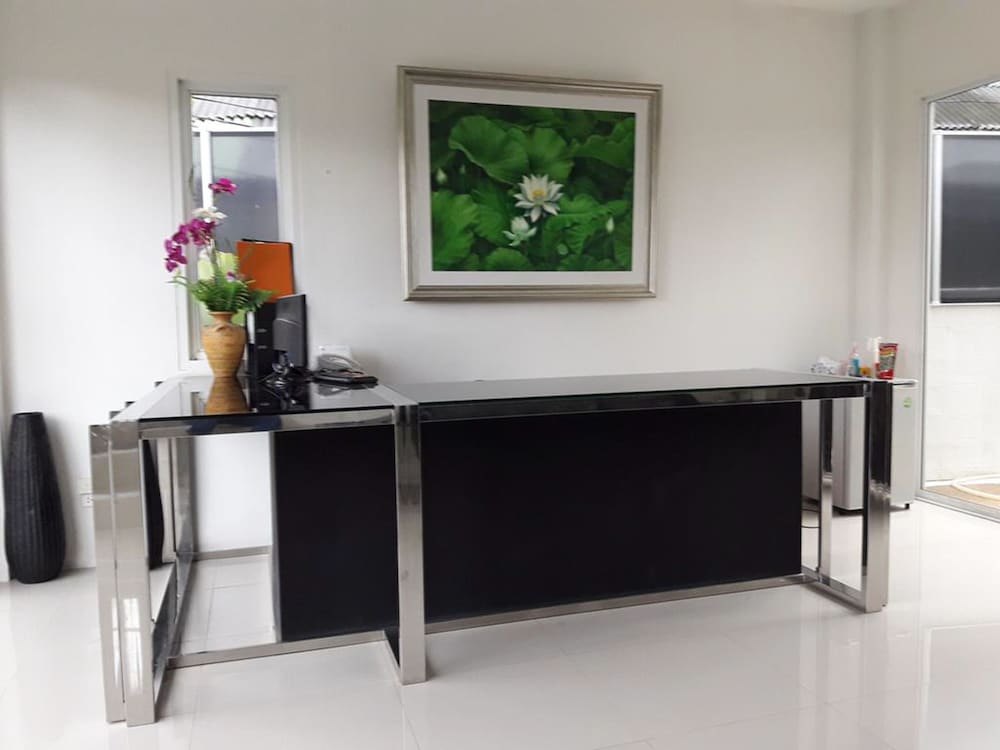The Stand By Phuket Airport 2