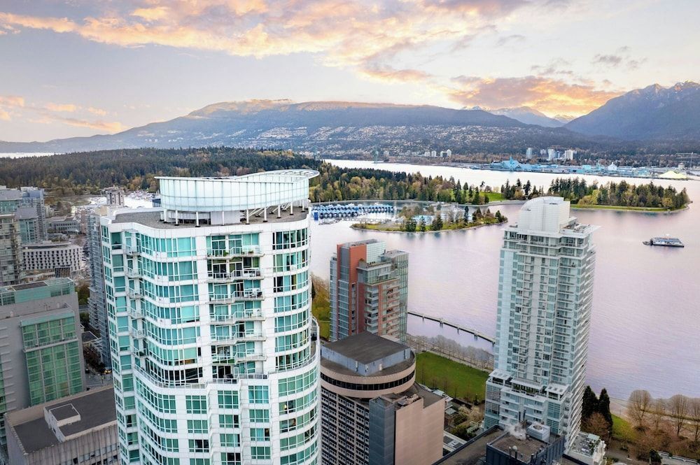 Vancouver Marriott Pinnacle Downtown Hotel 1
