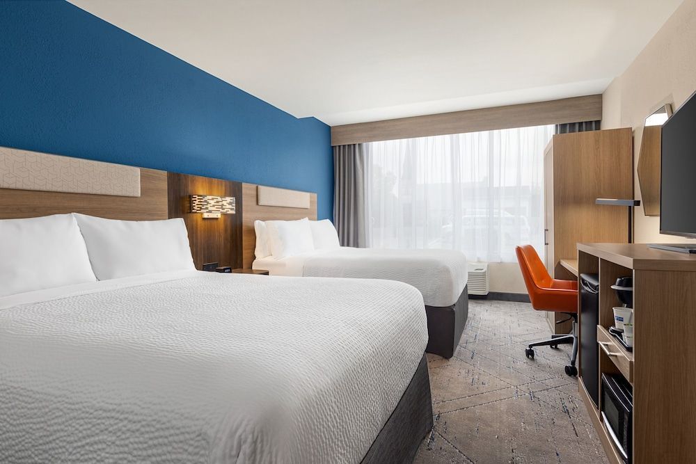 Holiday Inn Express & Suites EVANSVILLE DOWNTOWN by IHG 2