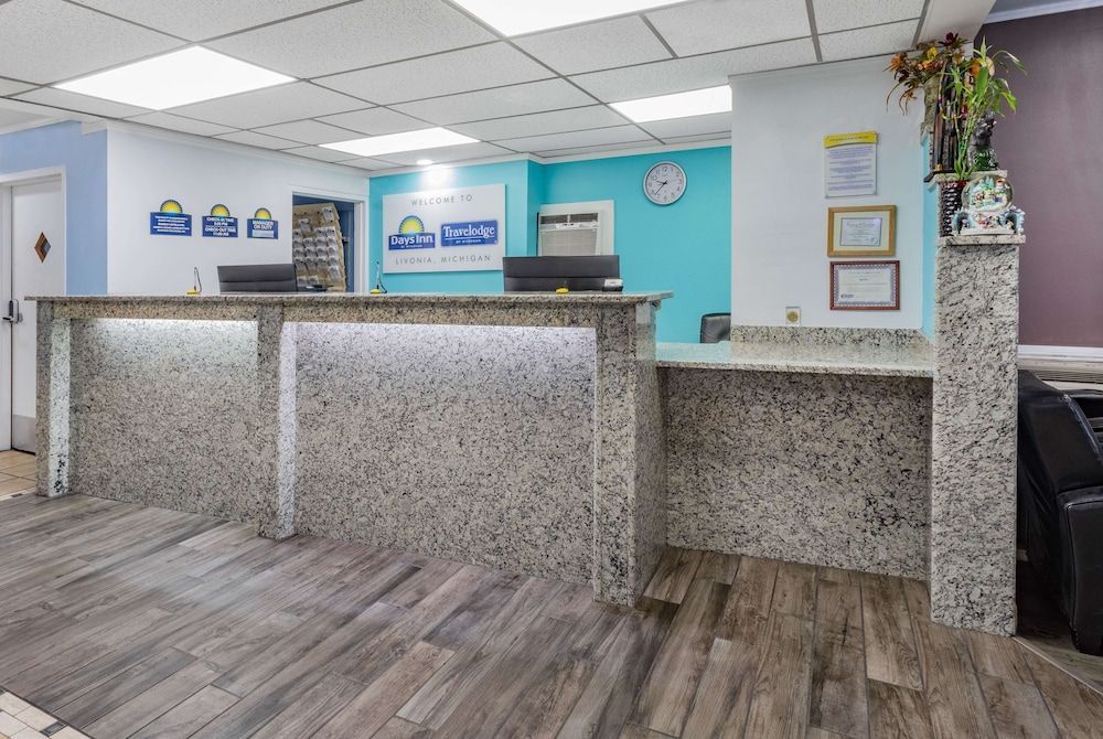 Travelodge by Wyndham Livonia Canton Novi Detroit Area 2