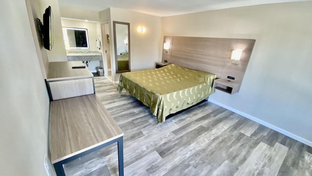 Brentwood Inn & Suites 1