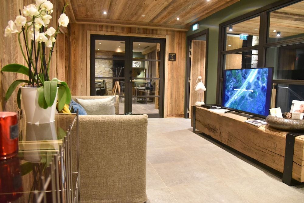 Hotel MONT-BLANC VAL D'ISERE 2