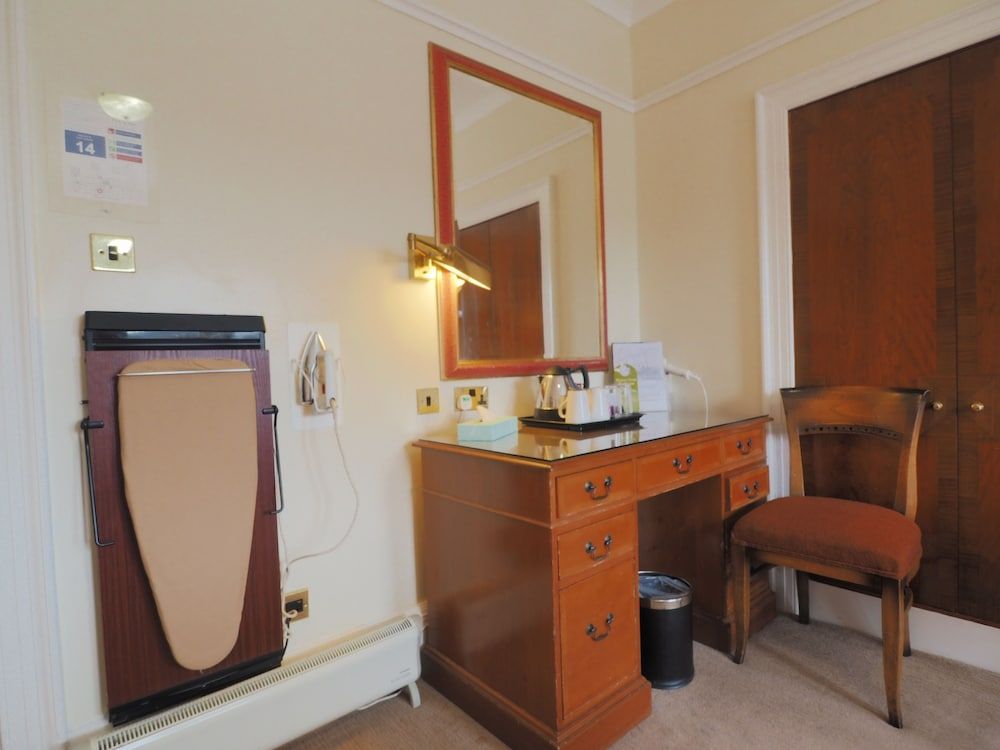 Royal Hotel 2