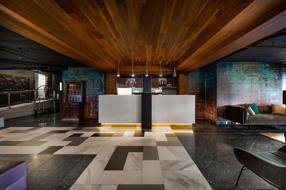 Empire Suites 1