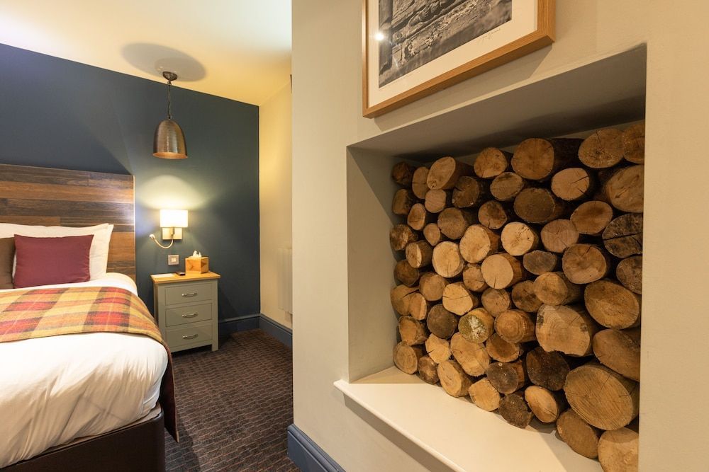 The Partridge, Stretton 2