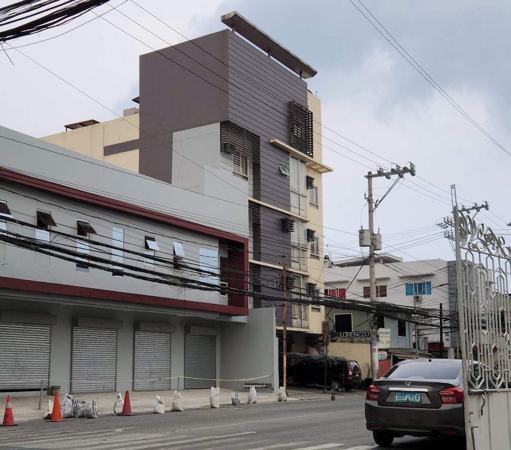 Lorenzzo Suites Hotel Makati 1