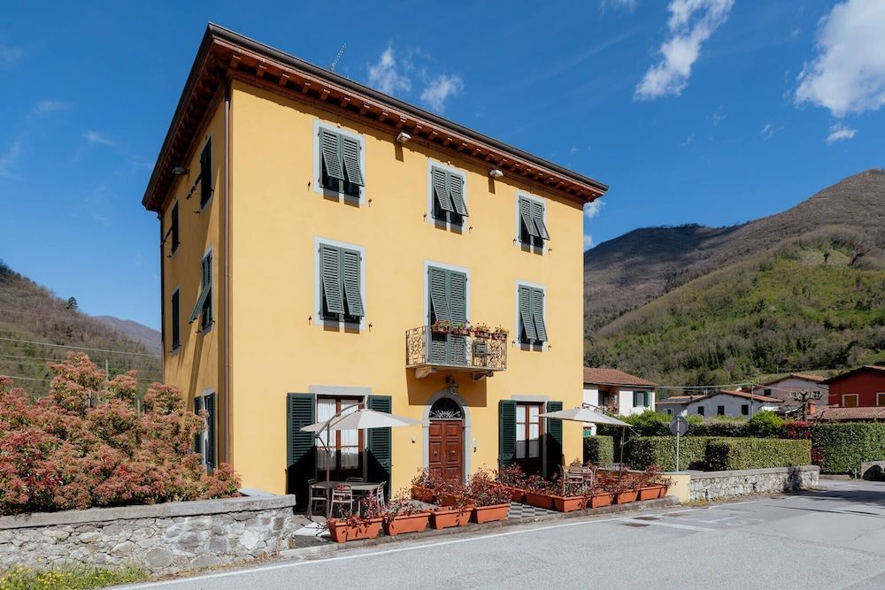 Lucca Franco's Villa 1