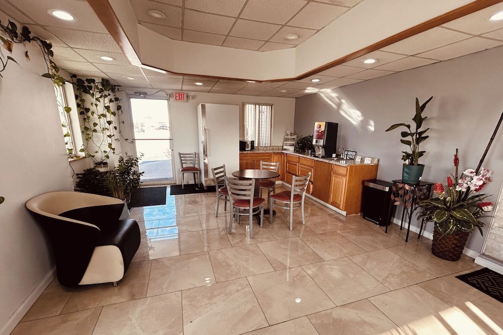 Residential Suites Grain Valley by Hotel O I 70 2