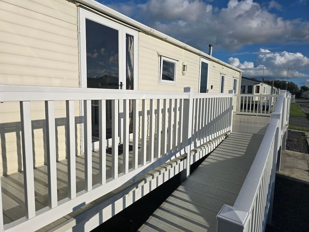 Patricia Caravan Sleeps 6 with Balcony 1