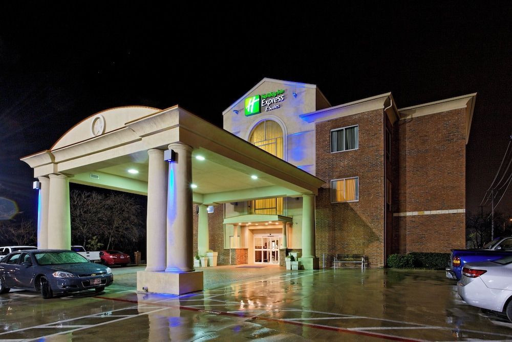 Holiday Inn Express & Suites SAN ANTONIO SOUTH by IHG 1