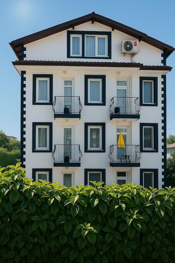 The Green Valley Hotel 1