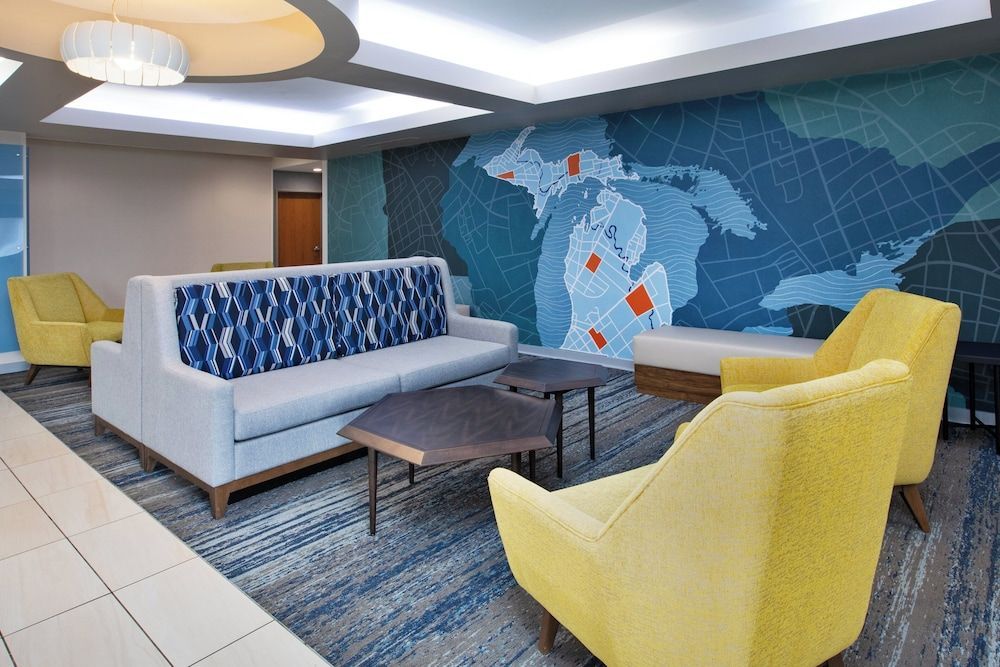 Holiday Inn Express & Suites AUBURN HILLS by IHG 2