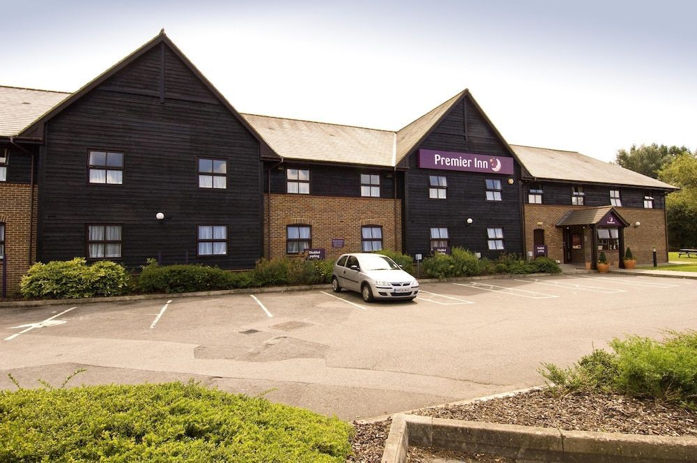 Premier Inn Farnborough West - Southwood 1