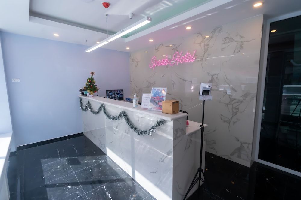 Spark Hotel - MRT Queen Sirikit - SHA Extra Plus Certified 2