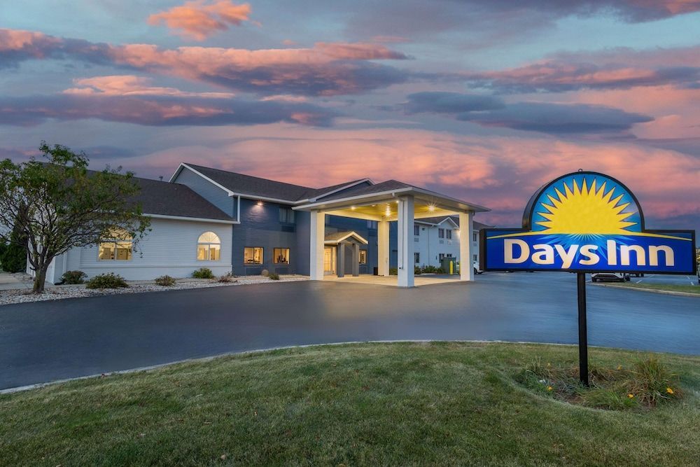 Days Inn by Wyndham Racine/Sturtevant 1