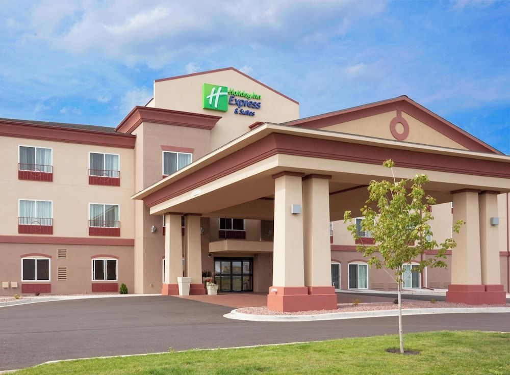 Holiday Inn Express & Suites ANTIGO by IHG 1