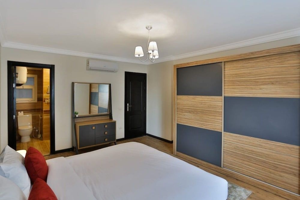 Parkside boutique 3 bedroom apartment 2