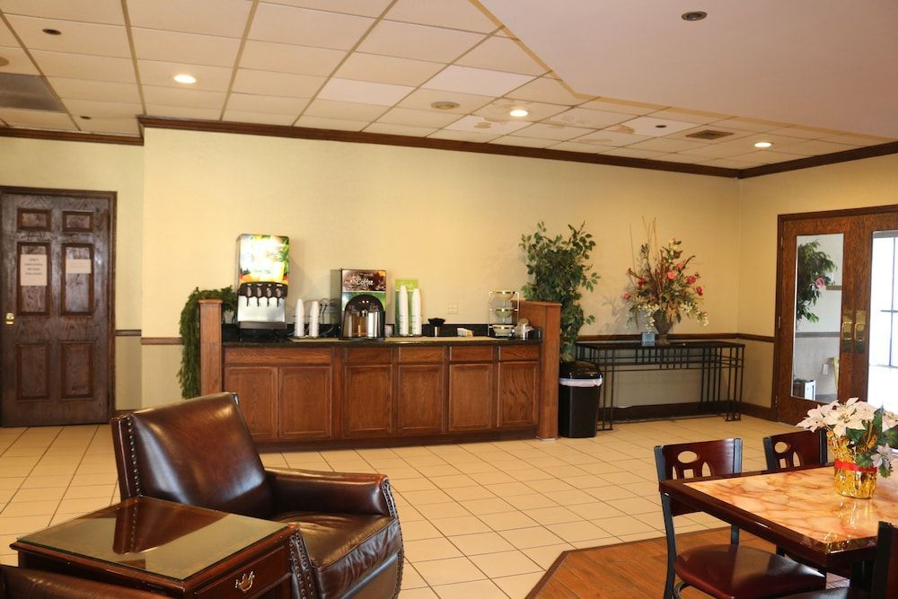 Econo Lodge Inn & Suites Norton - Wise South 2