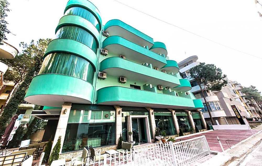 Lumera Hotel 1