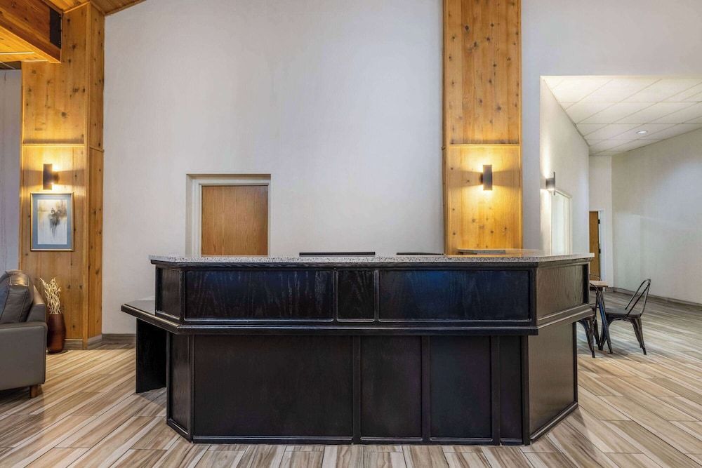 Wingate by Wyndham Butte City Center 2
