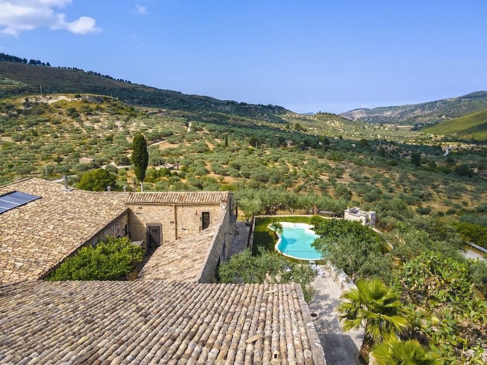 Masseria Fortificata Lo Zafferaneto 1