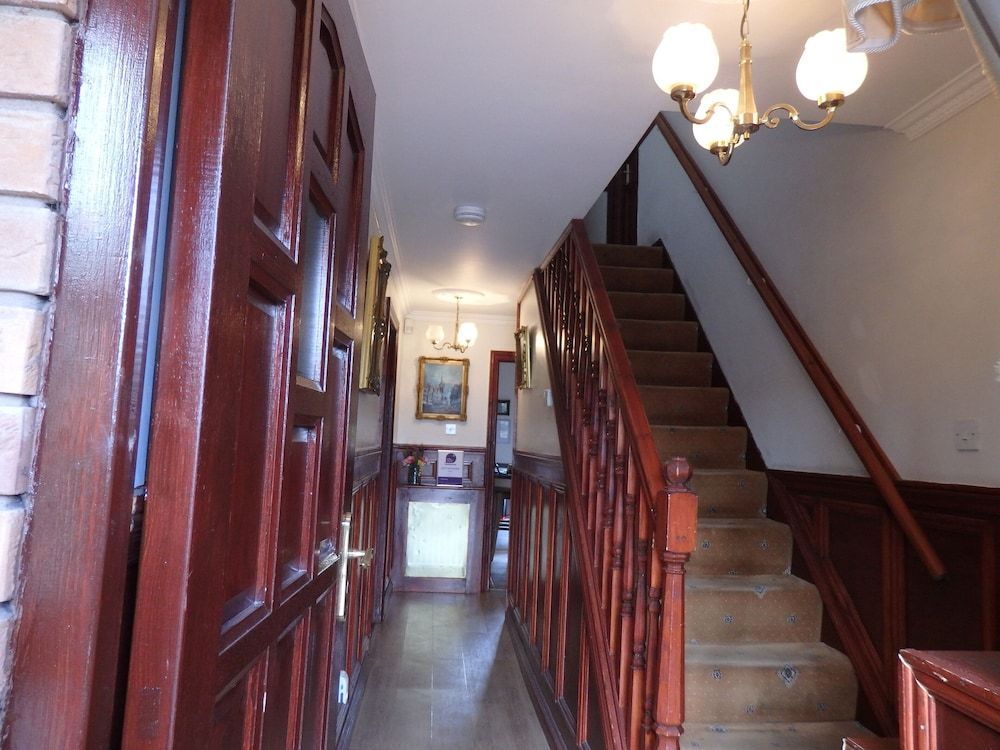 Hay Lane Lodge 2