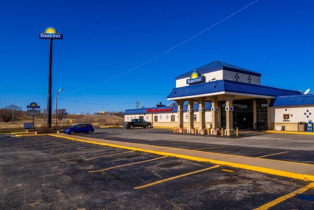 Days Inn by Wyndham Clinton OK 1