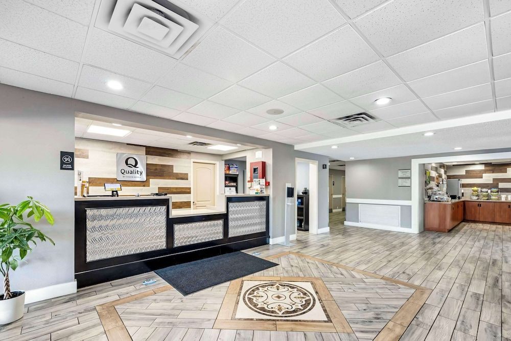 Quality Inn Clarksville - Exit 11 2