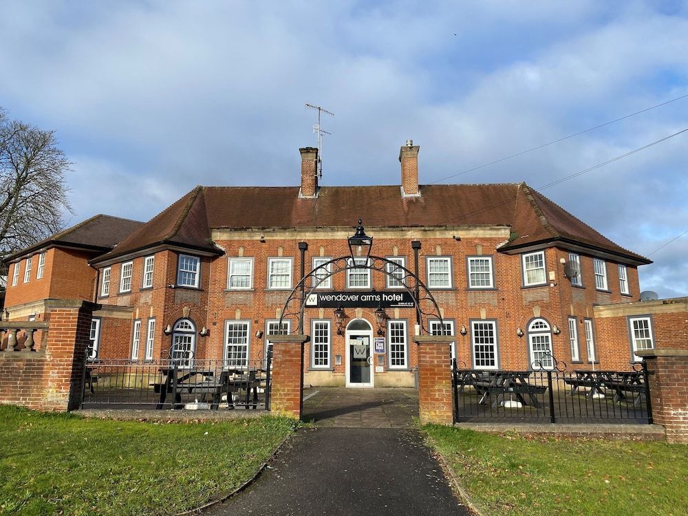 Wendover Arms Hotel 1