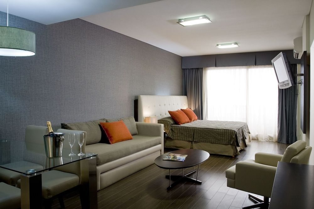 Guido by Ayres Apartments 1