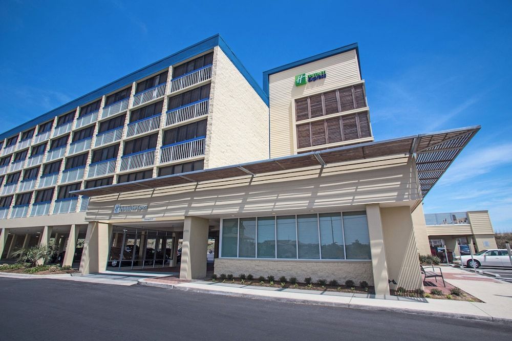 Holiday Inn Express NAGS HEAD OCEANFRONT by IHG 1
