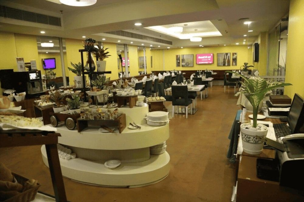 Sarovar Portico Naraina Delhi 1