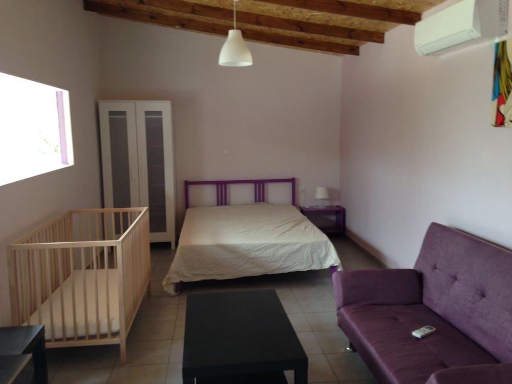New and Colorful Studio Near Airport and Beach in Heraklion 1
