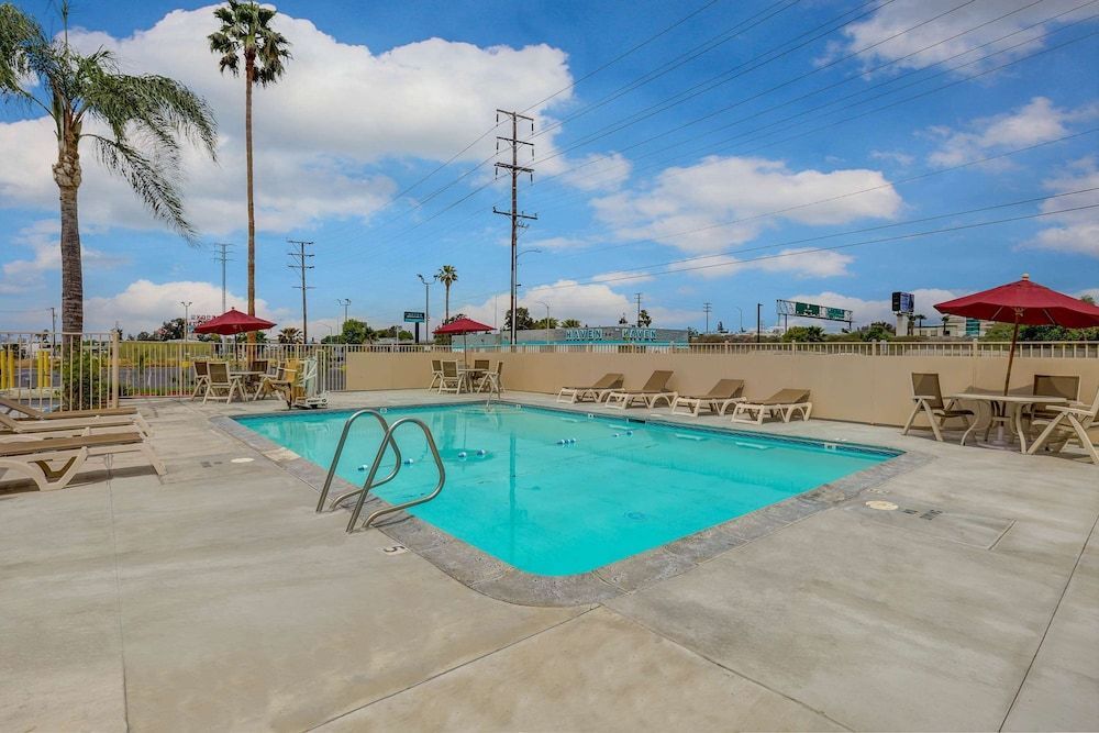 Motel 6 San Bernardino, CA - South 1