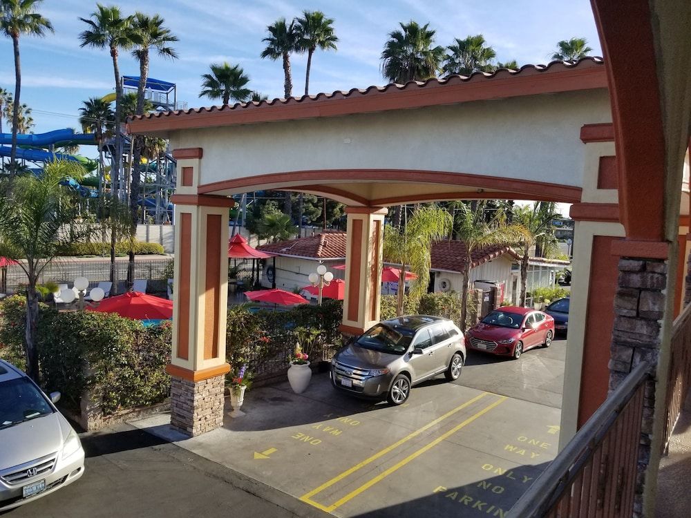 Best Inn & Suites 1