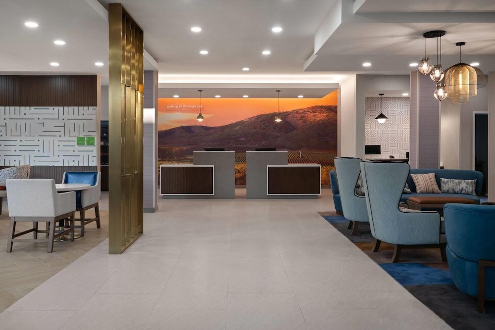 La Quinta Inn & Suites by Wyndham Tracy 2