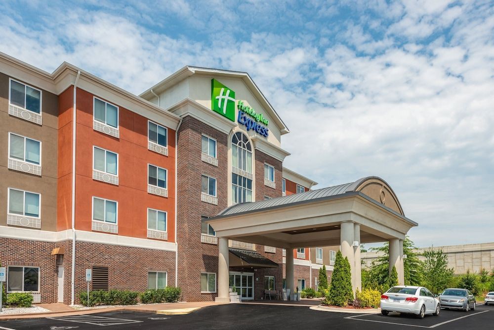 Holiday Inn Express & Suites STATESVILLE by IHG 1