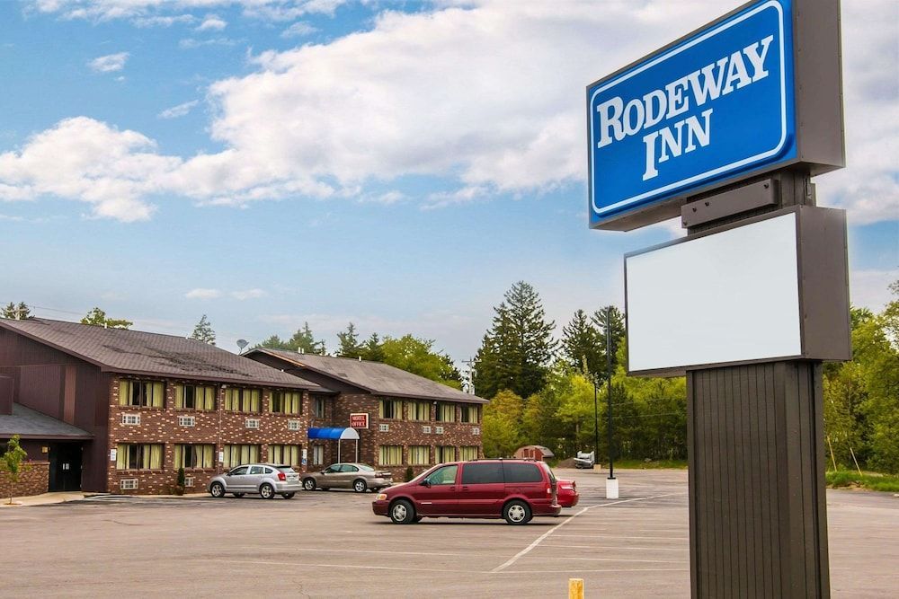 Rodeway Inn Muskegon Airport 1