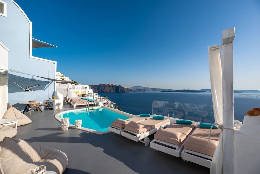 Kima Oia Suites 1