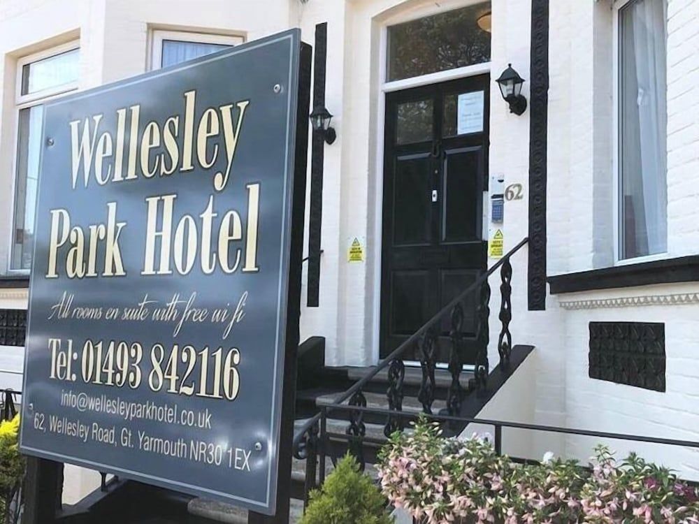 Wellesley Park Hotel 1